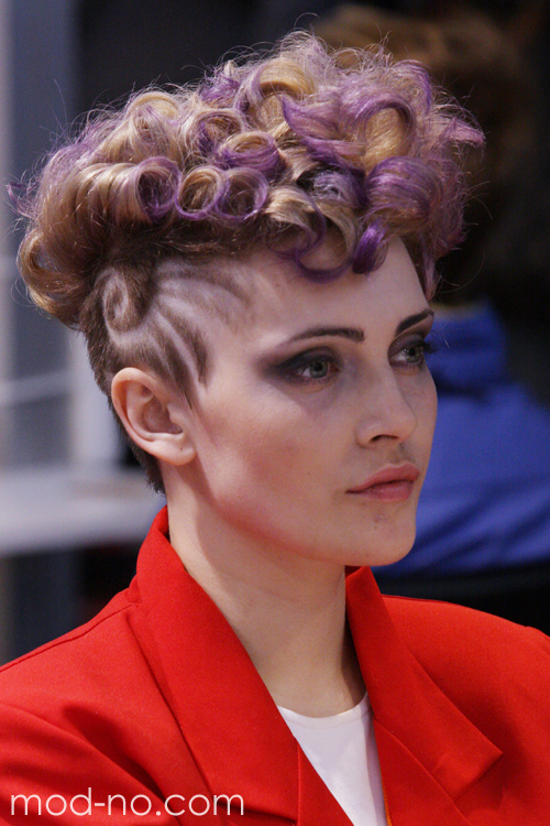 HAIR TATTOO — Роза Ветров - HAIR 2012 (наряды и образы: красный жакет)