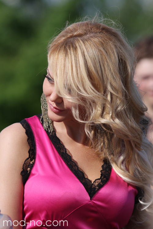 на Першому параді блондинок в Мінську (31.05.2011). Ірина Ханунік-Ромбальська