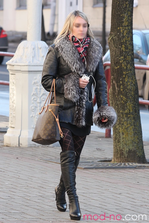 Moda en la calle en Minsk. 11/2012 (looks: botas Over the knee negras, pantis de cuadros negros, )