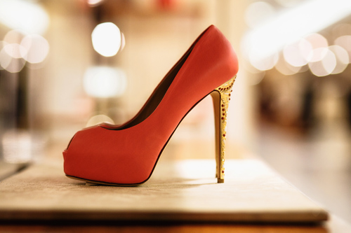 Crocus Atelier Couture / Fashion Day (looks: zapatos de tacón rojos)