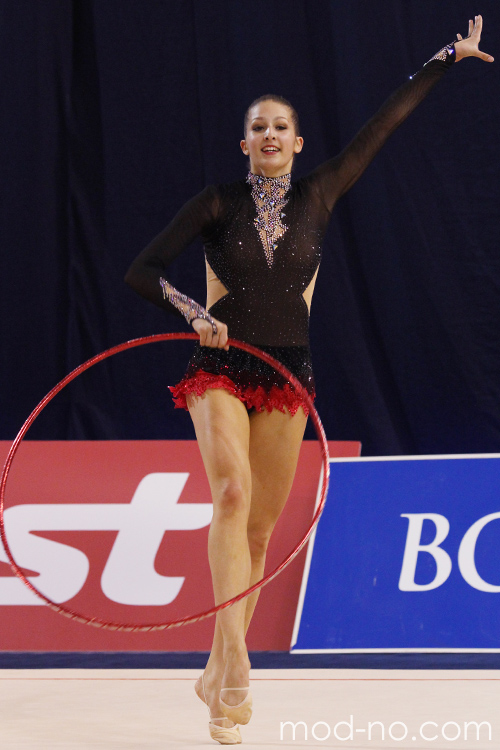 Monika Míčková — Puchar Świata 2013 (ubrania i obraz: trykot gimnastyczny czarny)