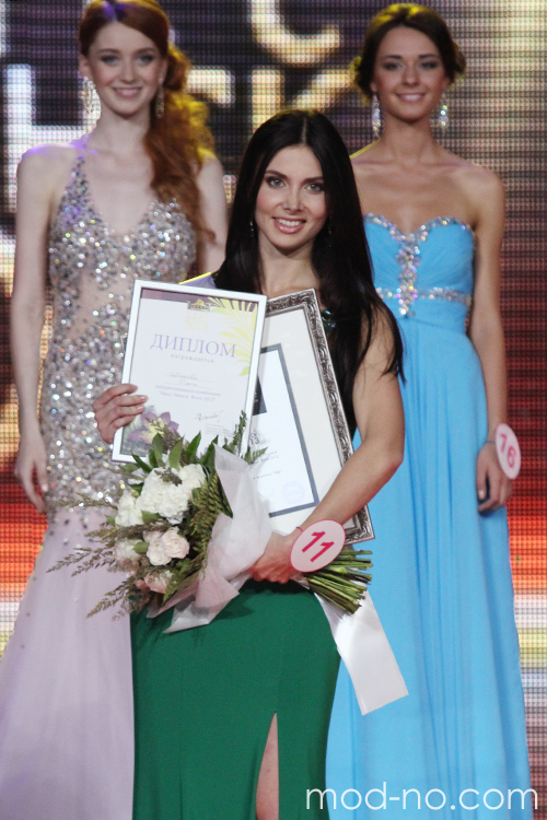 Finał — Miss Mińska 2013 (ubrania i obraz: suknia wieczorowa zielona)