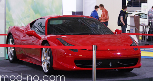 Ferrari 458 Italia. Открытие международного автосалона "Моторшоу 2013"