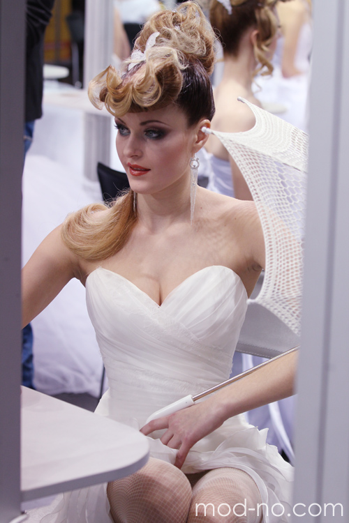Wedding hairstyles — Roza vetrov - HAIR 2013. Part 1 (looks: white umbrella, neckline wedding dress, white fishnet tights)