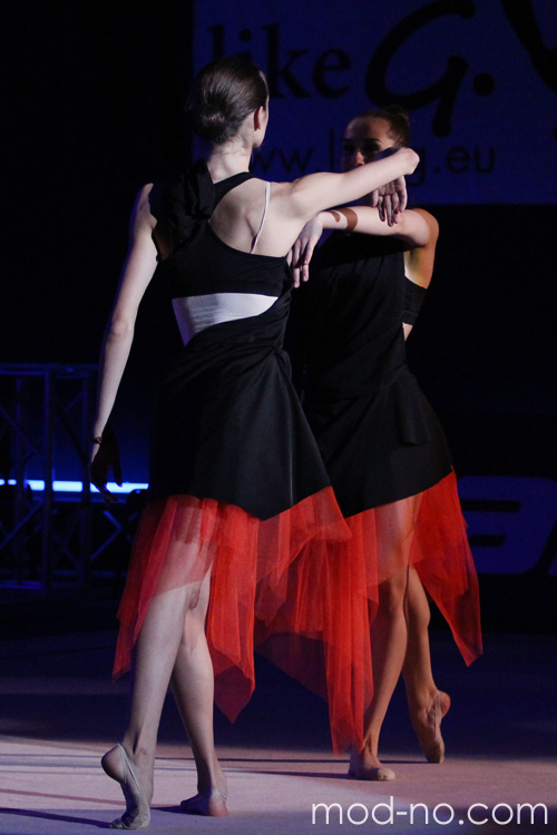 Katsiaryna Halkina und Arina Charopa. Gala der rhythmischen Sportgymnastik — Weltcup 2013