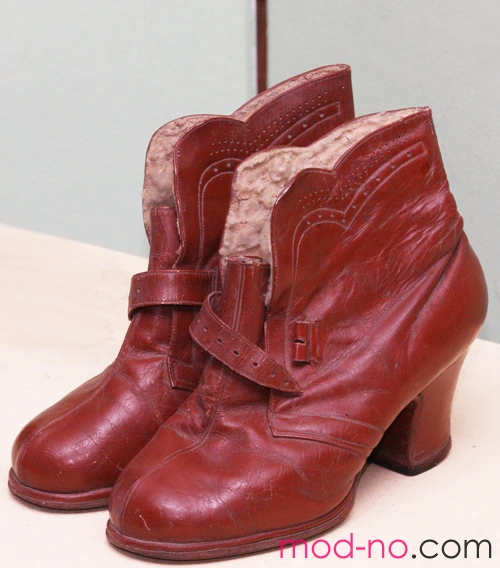 Сделано в 1950 году. Полусапожки женские ("румынки")