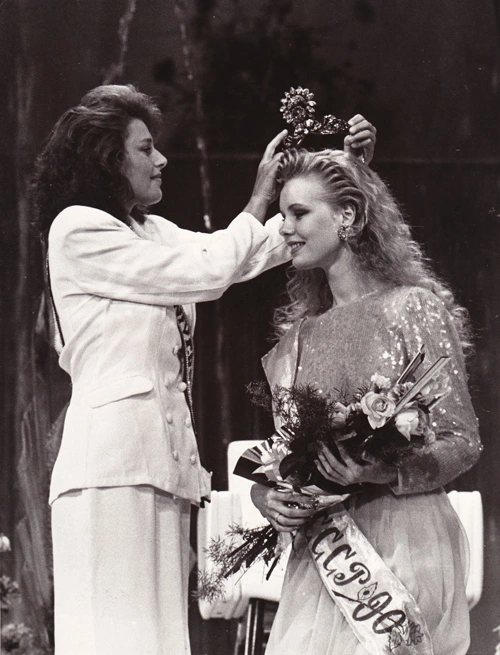 Маша Кежа на конкурсе красоты "Мисс СССР 1990". Парижанка Маша Кежа - на 5% белорусский дизайнер