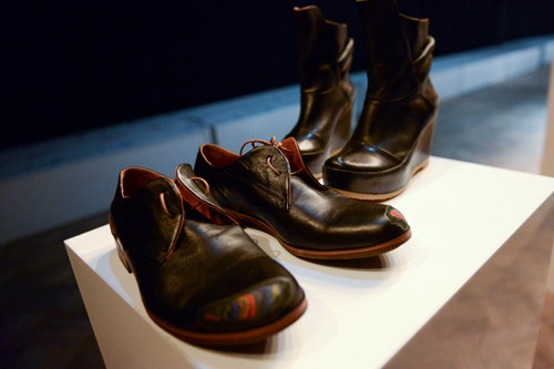 Инсталляция обувных брендов — AURORA MARKET