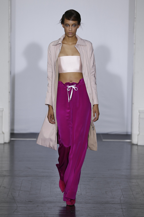 Mark Kenly Domino Tan show — Copenhagen Fashion Week SS15 (looks: fuchsia trousers, white bando, beige trench coat)