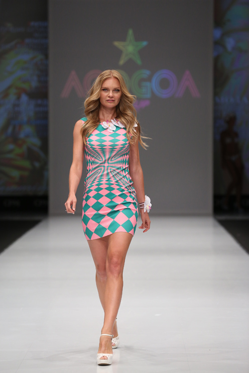 Elena Kuletskaya. Agogoa show — CPM SS2015 (looks: mini fitted dress with diamond pattern, white pumps)