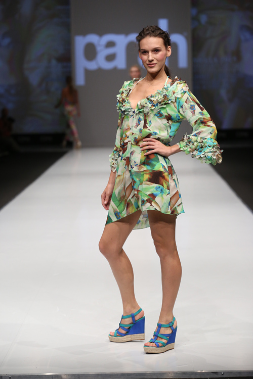 Parah show — CPM SS2015 (looks: multicolored tunic, wedge sandals)