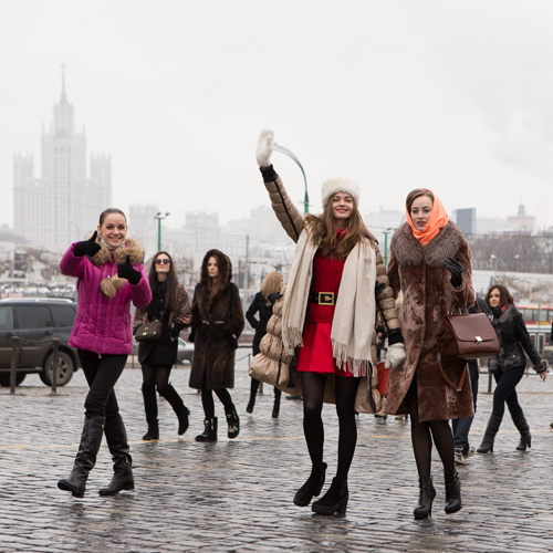 Півсотні найкрасивіших росіянок прогулялися по Москві