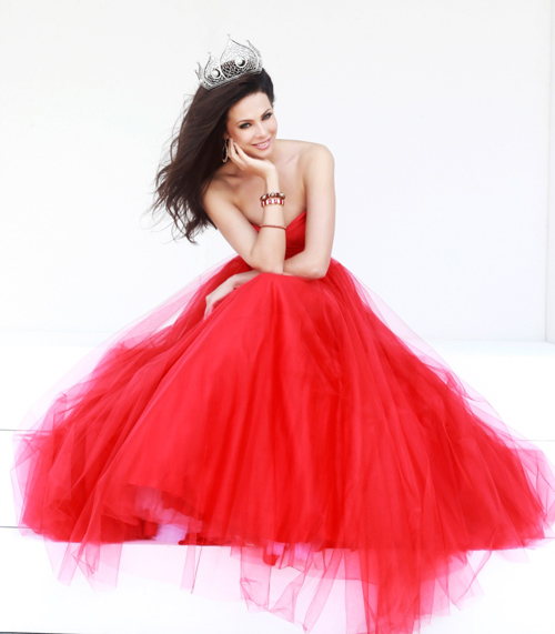 Юлия Алипова. Фотосессия победительницы конкурса "Мисс Россия 2014" в Нью-Йорке (наряды и образы: красное вечернее платье)