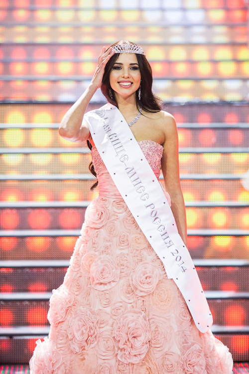 Anastasia Reshetova. Finał — Miss Rosji 2014 (ubrania i obraz: suknia wieczorowa różowa)