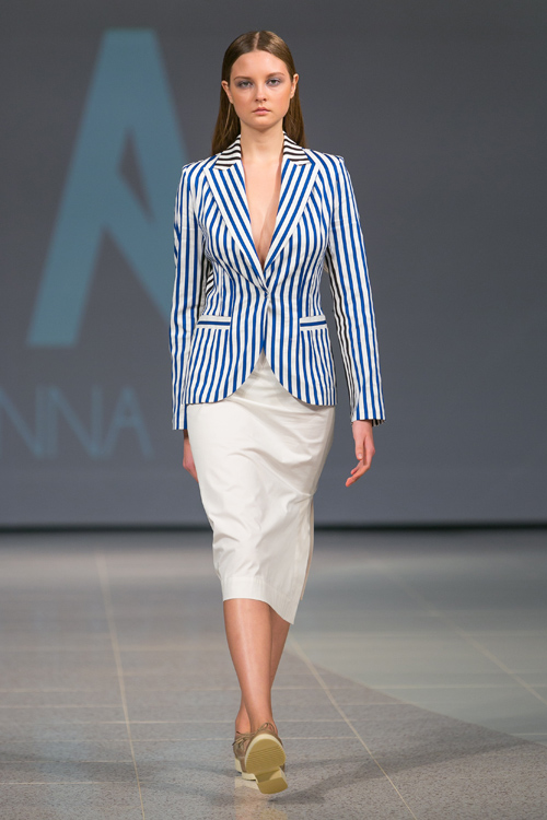 Desfile de Anna LED — Riga Fashion Week SS15