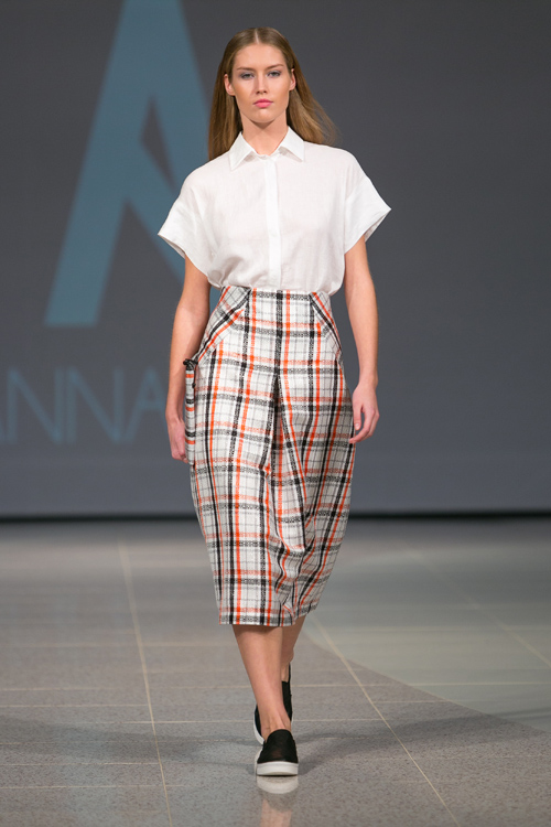 Modenschau von Anna LED — Riga Fashion Week SS15