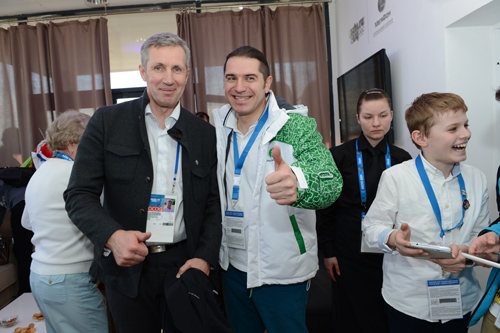  (злева) Юры Кашакараў. Фотафакт: зоркі савецкага спорту ў Сочы