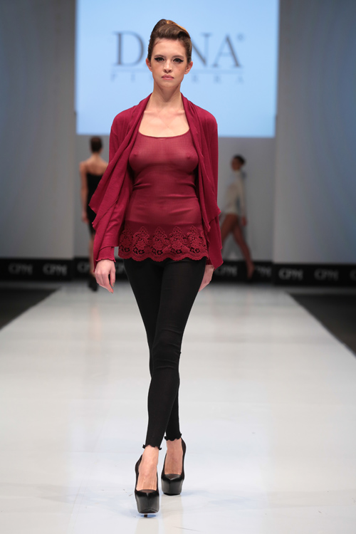 Dana Pisarra lingerie show — CPM FW15/16 (looks: burgundy lace top, black leggins, black pumps)