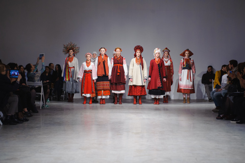 Modenschau von Ivan Honchar Museum — Ukrainian Fashion Week FW15/16