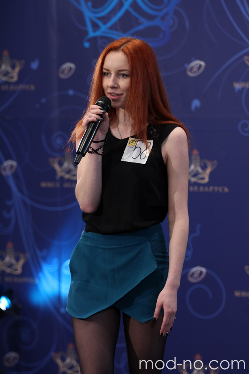 Casting "Miss Białorusi 2016". Część 1 (ubrania i obraz: top czarny, szorty morskie, rajstopy czarne, rude włosy)