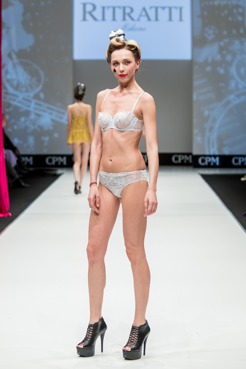 Ritratti Milano lingerie show — CPM FW16/17 (looks: white guipure bra, white guipure briefs, black pumps)